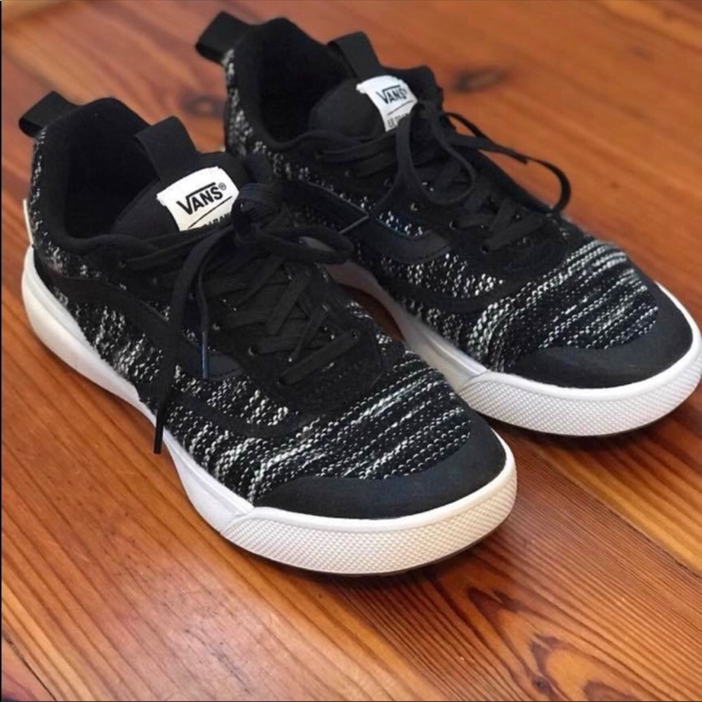 Cardi Vans Women’s Size 9